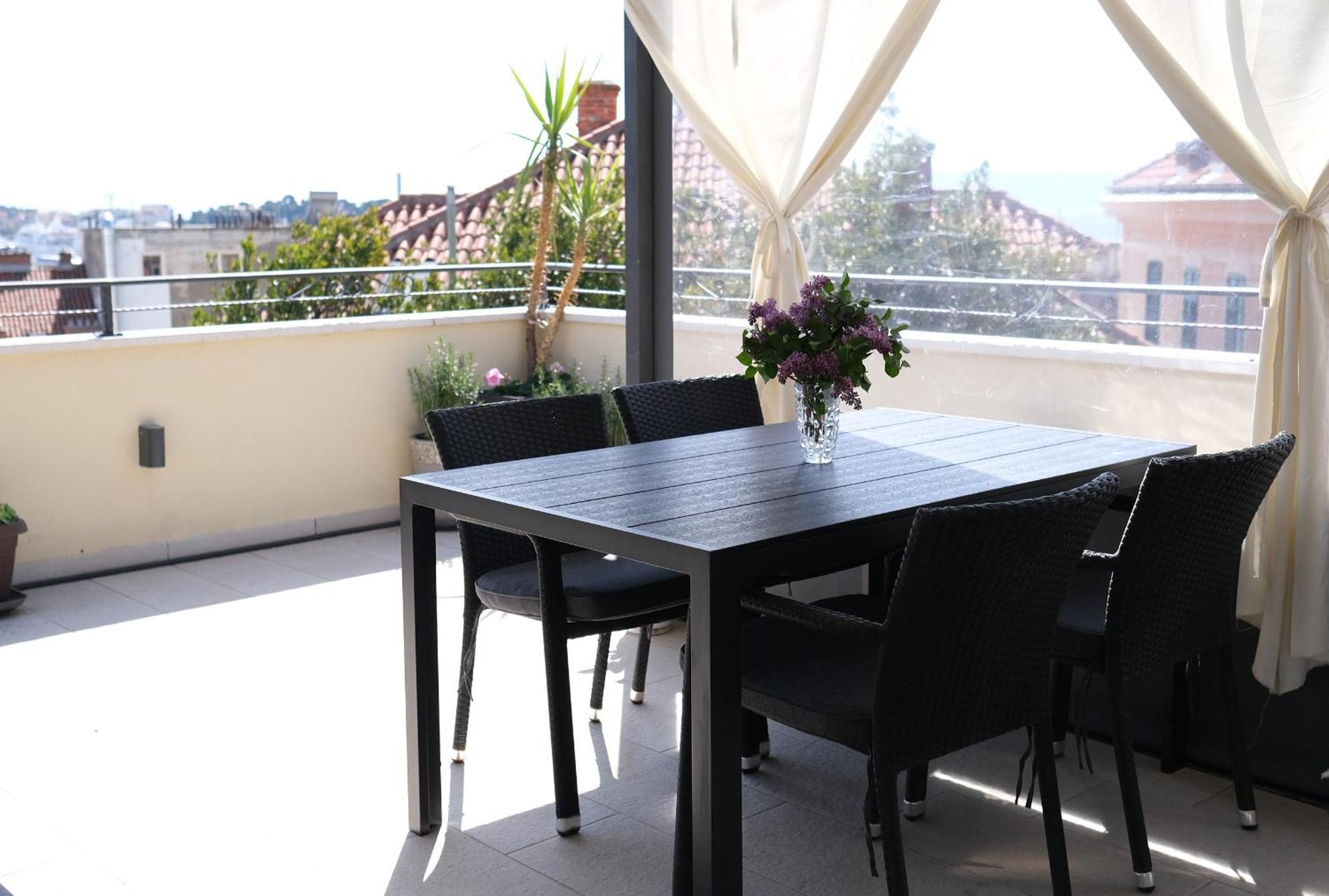 Prime Location Penthouse Apt With A Large Terrace Split Dış mekan fotoğraf