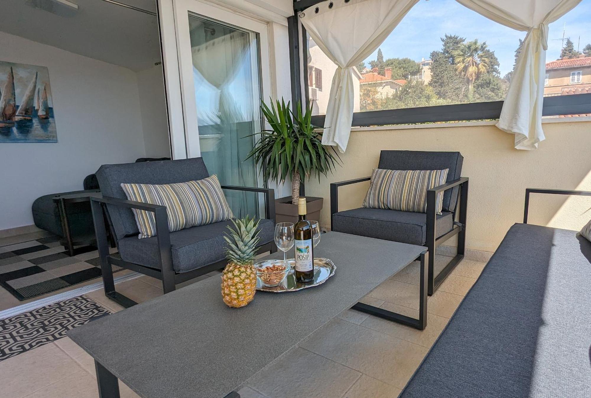 Prime Location Penthouse Apt With A Large Terrace Split Dış mekan fotoğraf